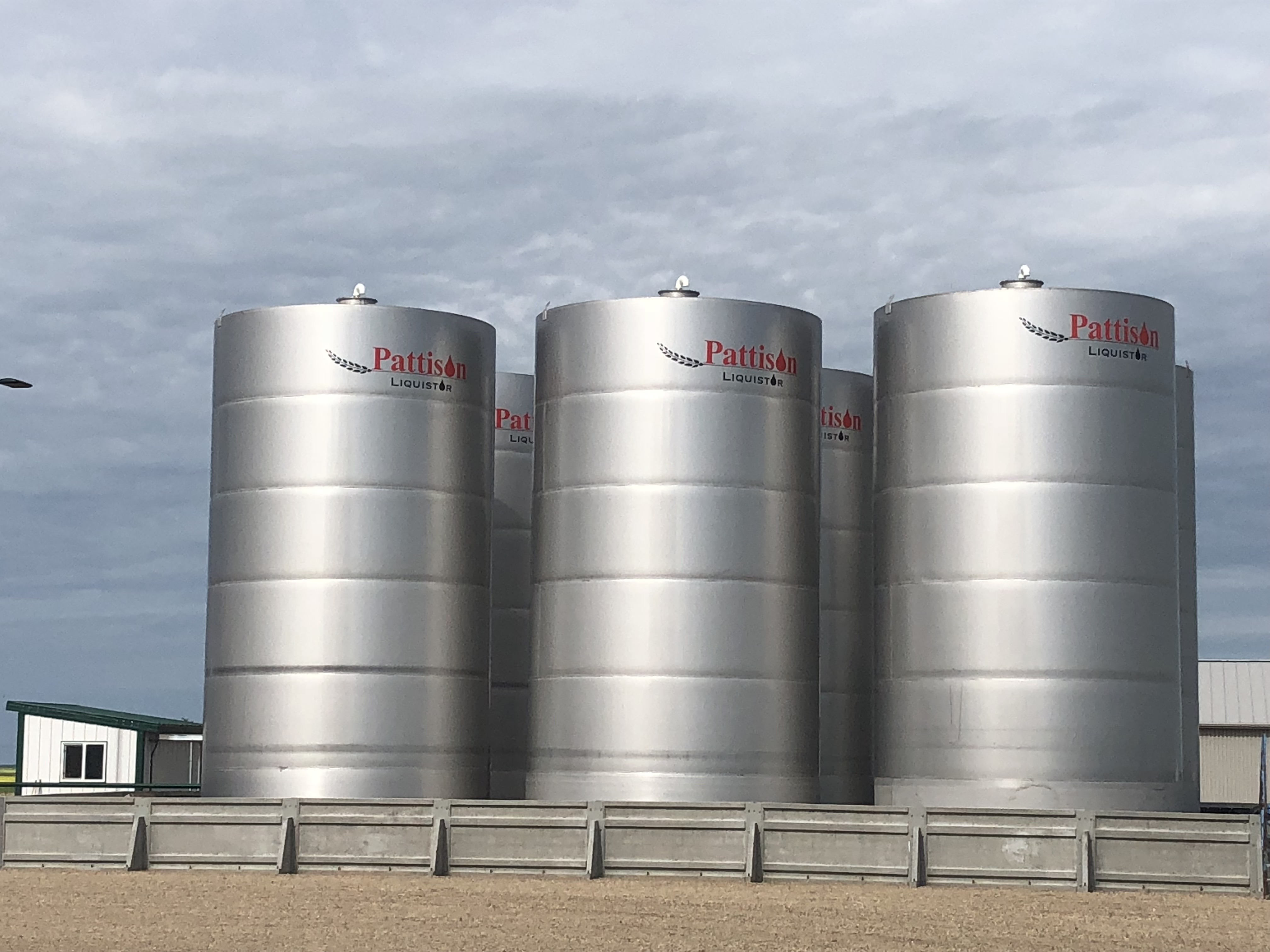 liquid fertilizer tanks